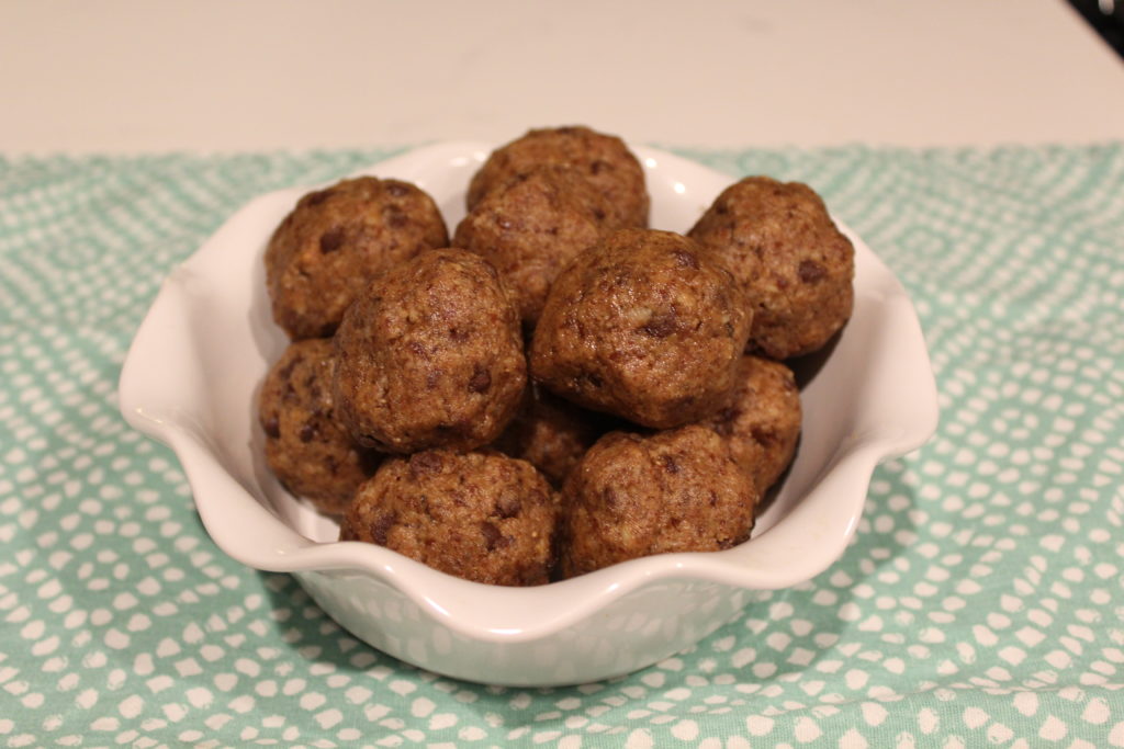Chocolate Chip Date and Nut Bites
