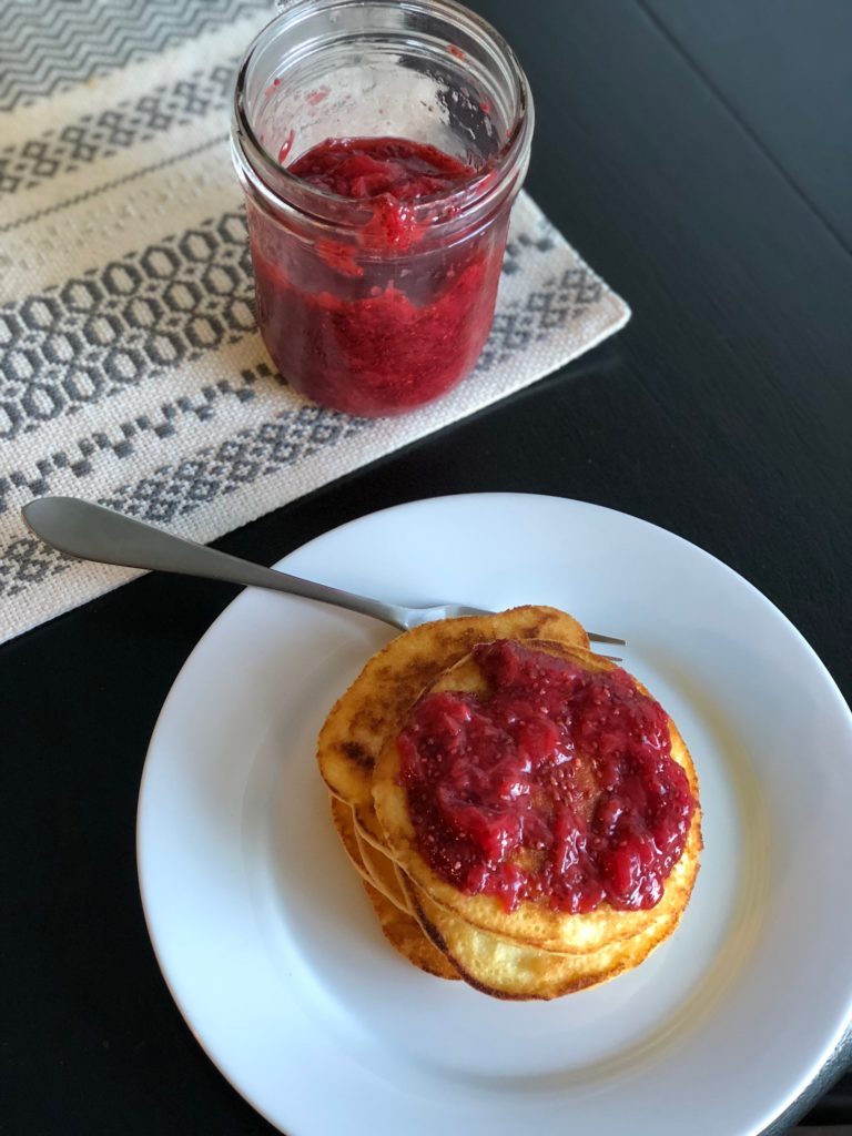 Simple Strawberry Jam (Only 4 Ingredients)
