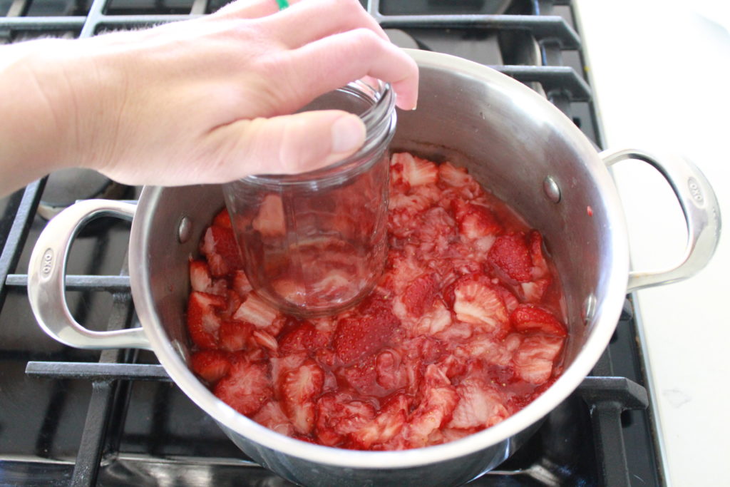 Simple Strawberry Jam (Only 4 Ingredients)