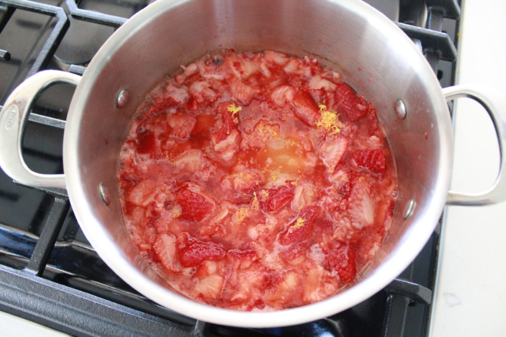 Simple Strawberry Jam (Only 4 Ingredients)