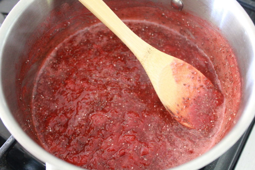 Simple Strawberry Jam (Only 4 Ingredients)