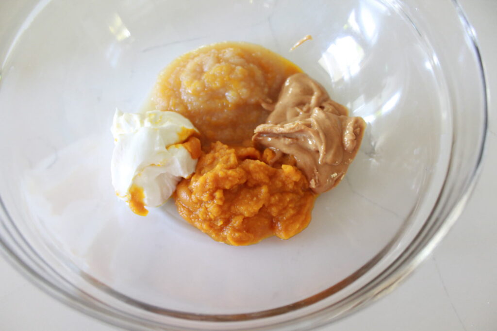No-Bake Peanut Butter Pumpkin Dog Treats