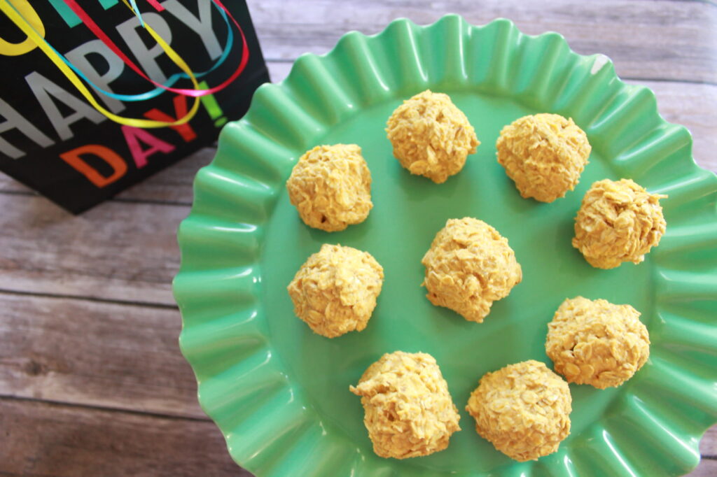 No-Bake Peanut Butter Pumpkin Dog Treats